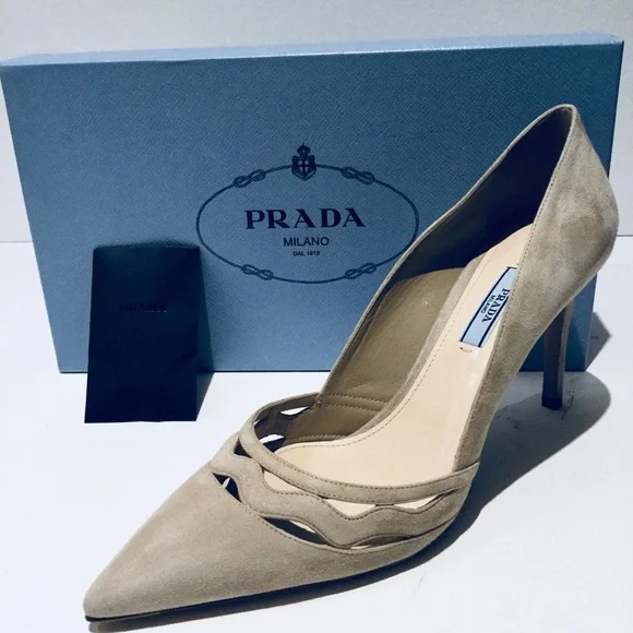 PRADA SUEDE POINT-TOE CUTOUT PUMP. - Picture 2 of 9